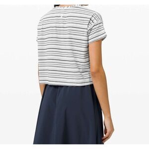 Lululemon Cates Tee, Cut Back Stripe White Black, SZ 4, EUC